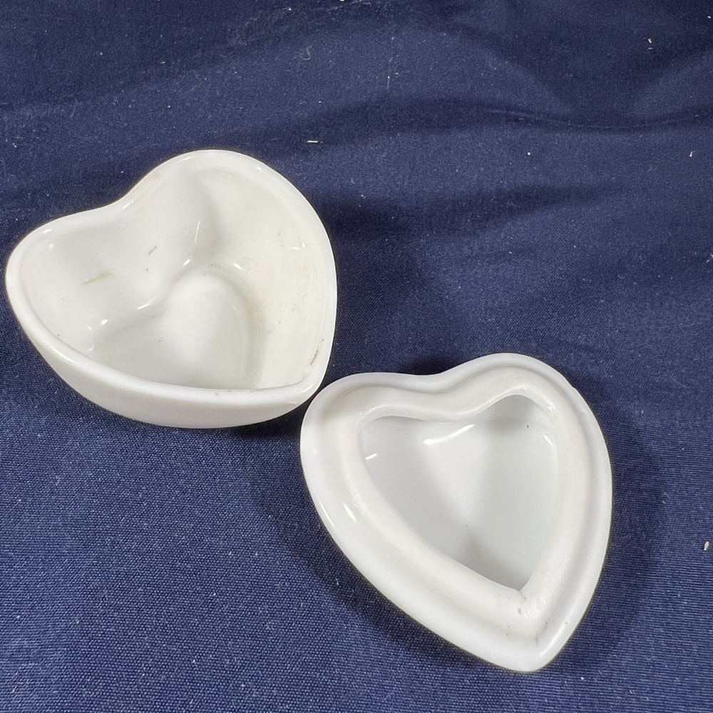 Mini Heart Bone China Trinket Dish White Floral Hand Painted Cottagecore Decor - Picture 2 of 3